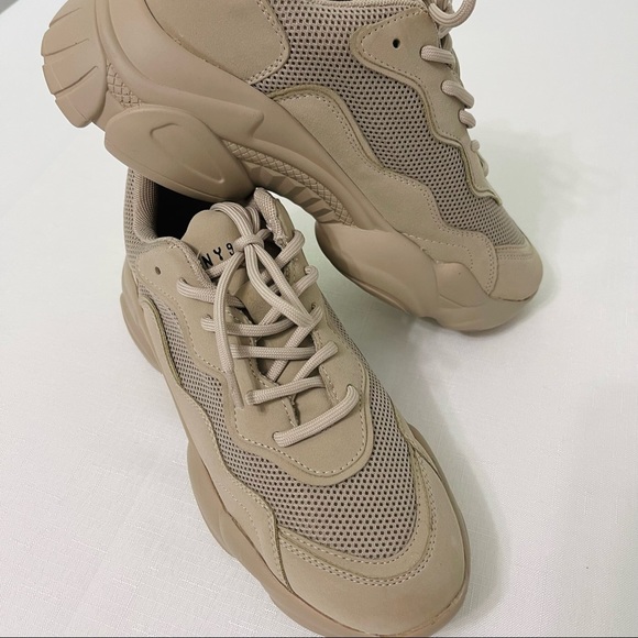 SOLD 🌟STEVE MADDEN SMACK SNEAKERS Nude natural sneakers 8.5 lace up sporty - Picture 11 of 15